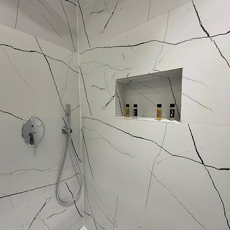 Twins Hotel Vlorë Εξωτερικό φωτογραφία
