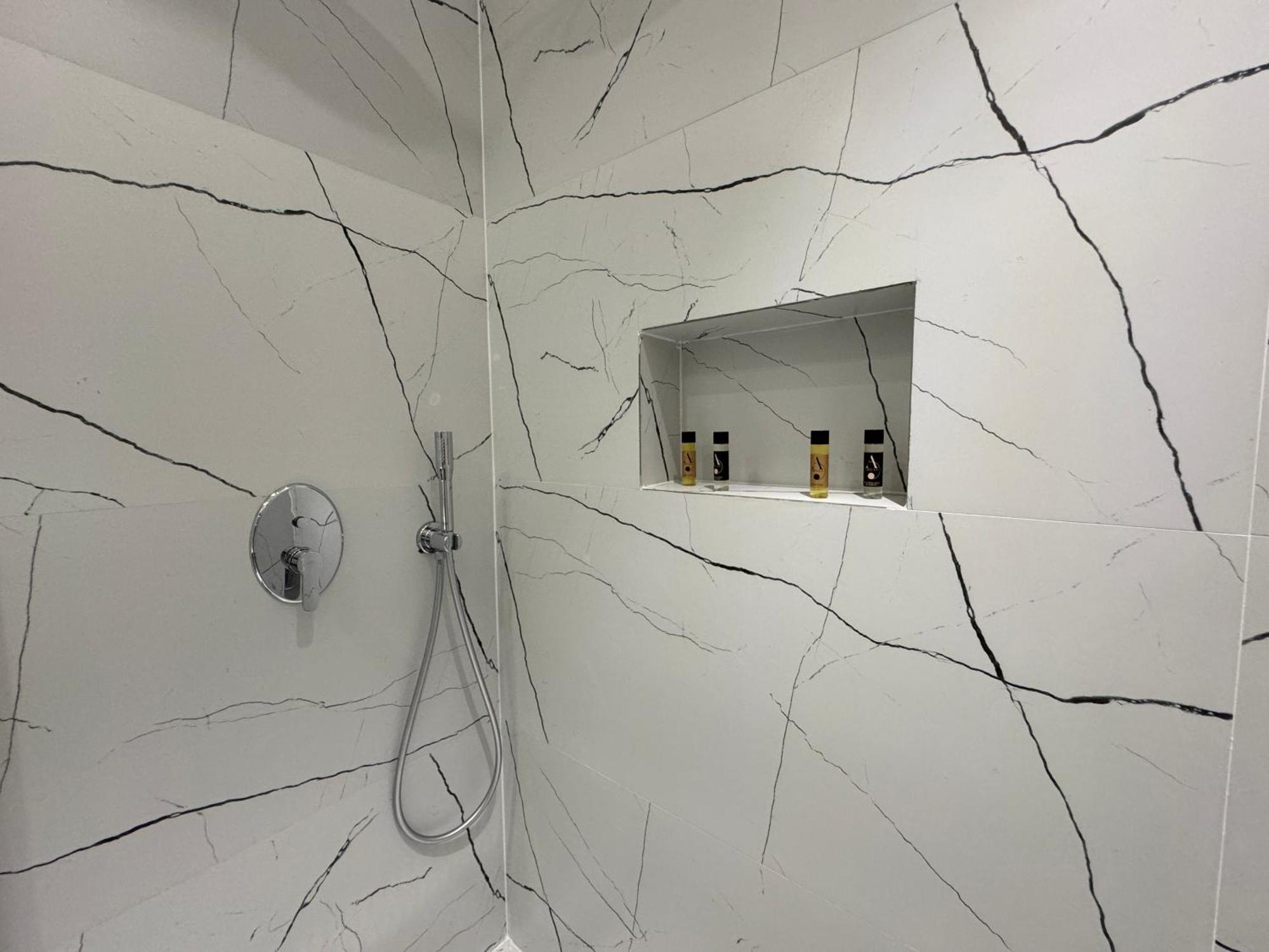 Twins Hotel Vlorë Εξωτερικό φωτογραφία