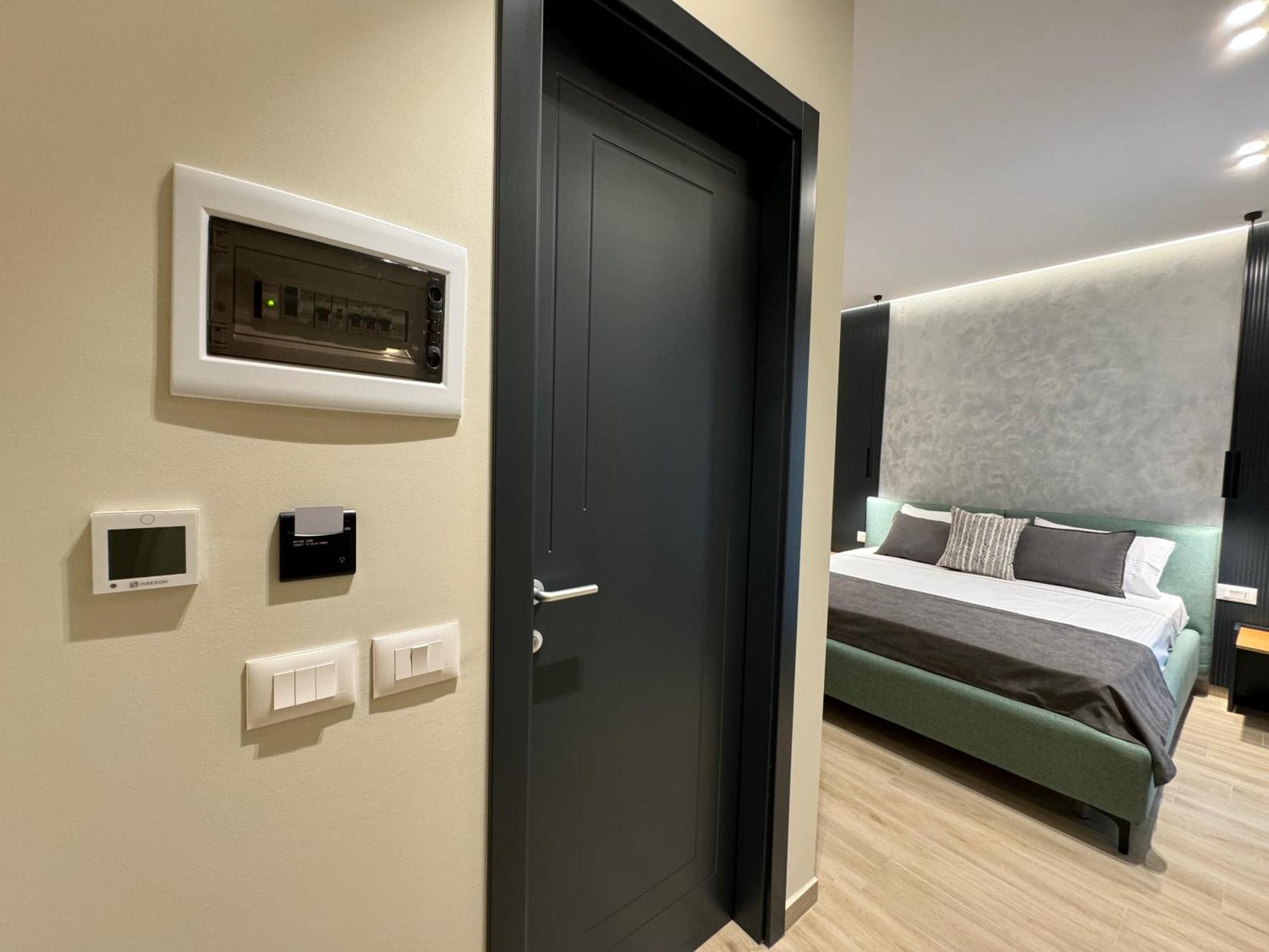 Twins Hotel Vlorë Εξωτερικό φωτογραφία