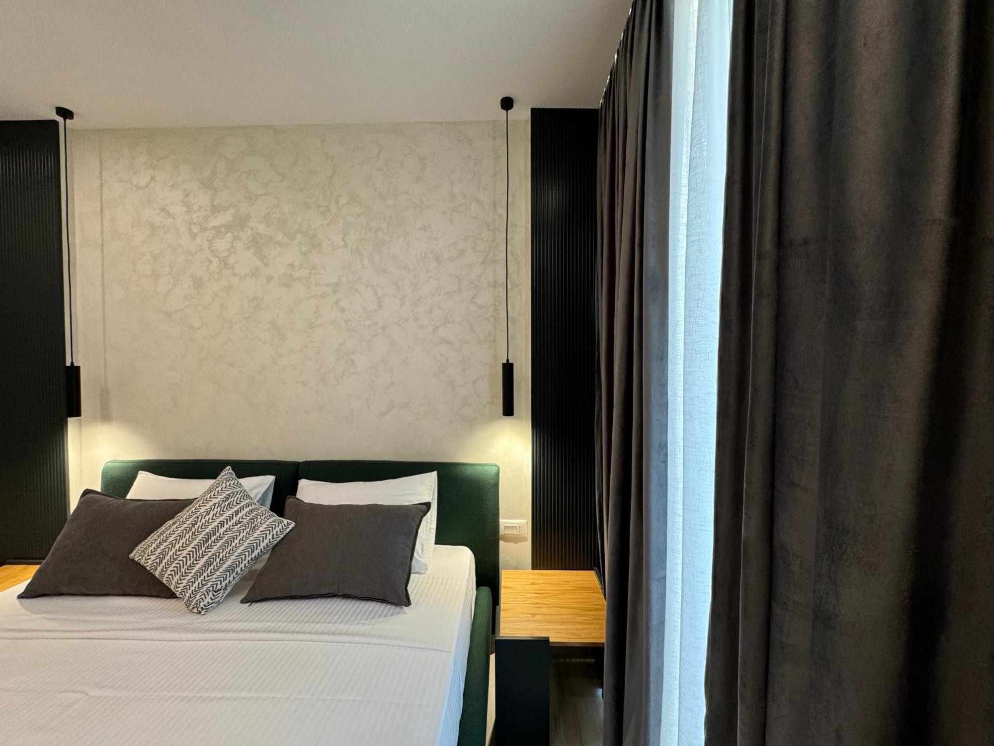 Twins Hotel Vlorë Εξωτερικό φωτογραφία