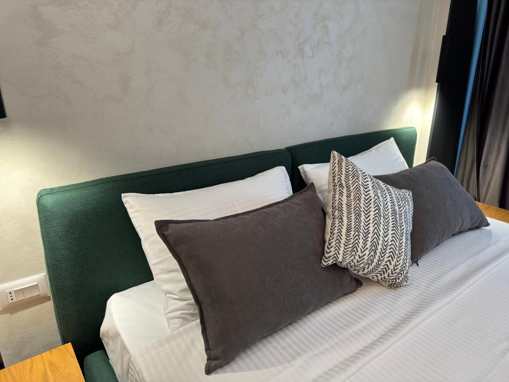 Twins Hotel Vlorë Εξωτερικό φωτογραφία