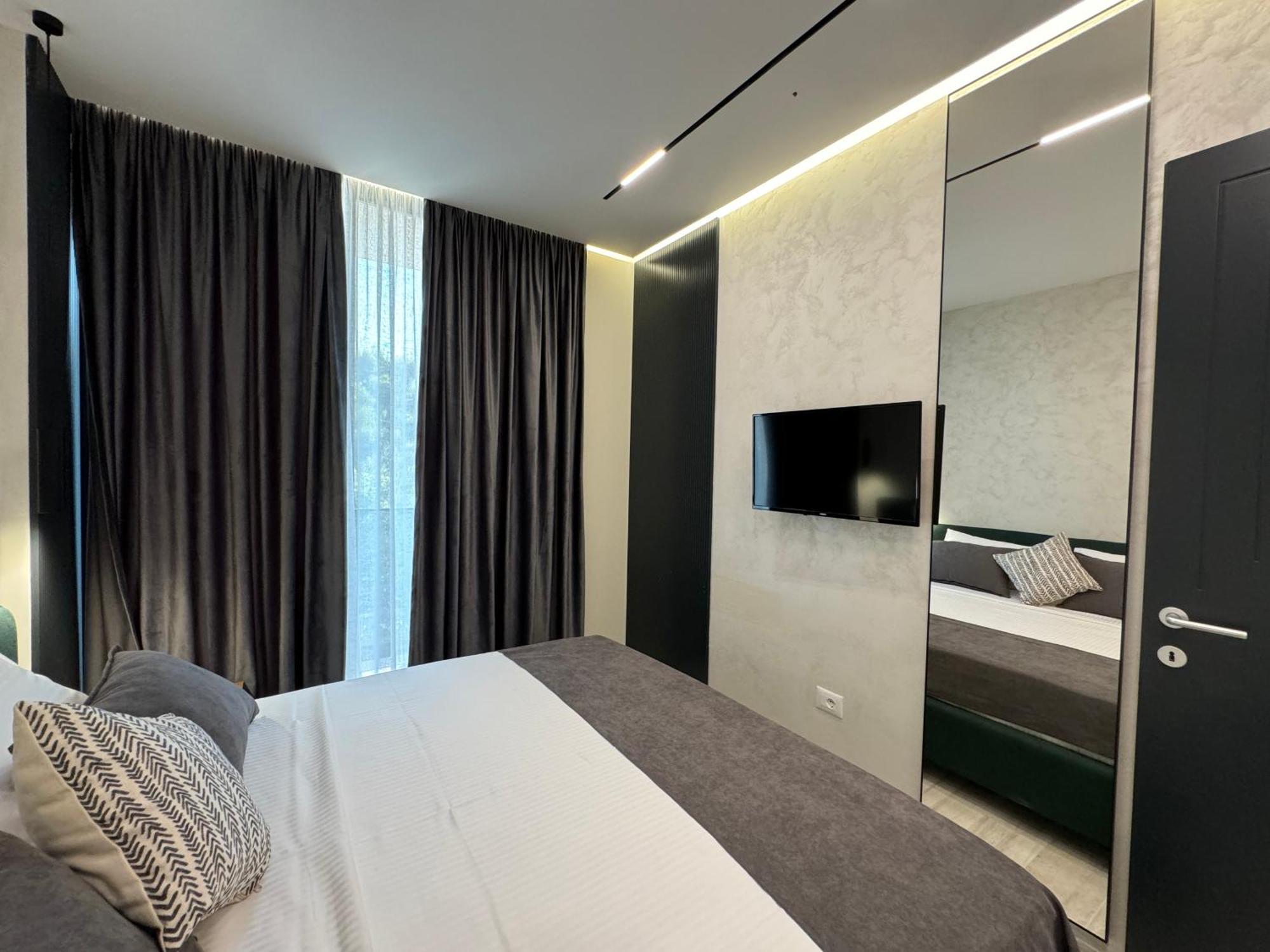 Twins Hotel Vlorë Εξωτερικό φωτογραφία