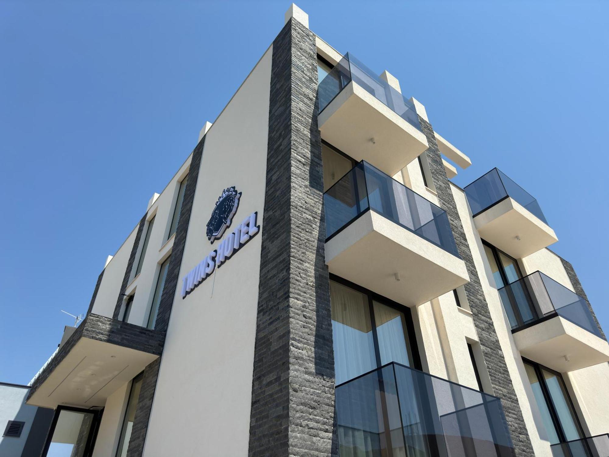 Twins Hotel Vlorë Εξωτερικό φωτογραφία