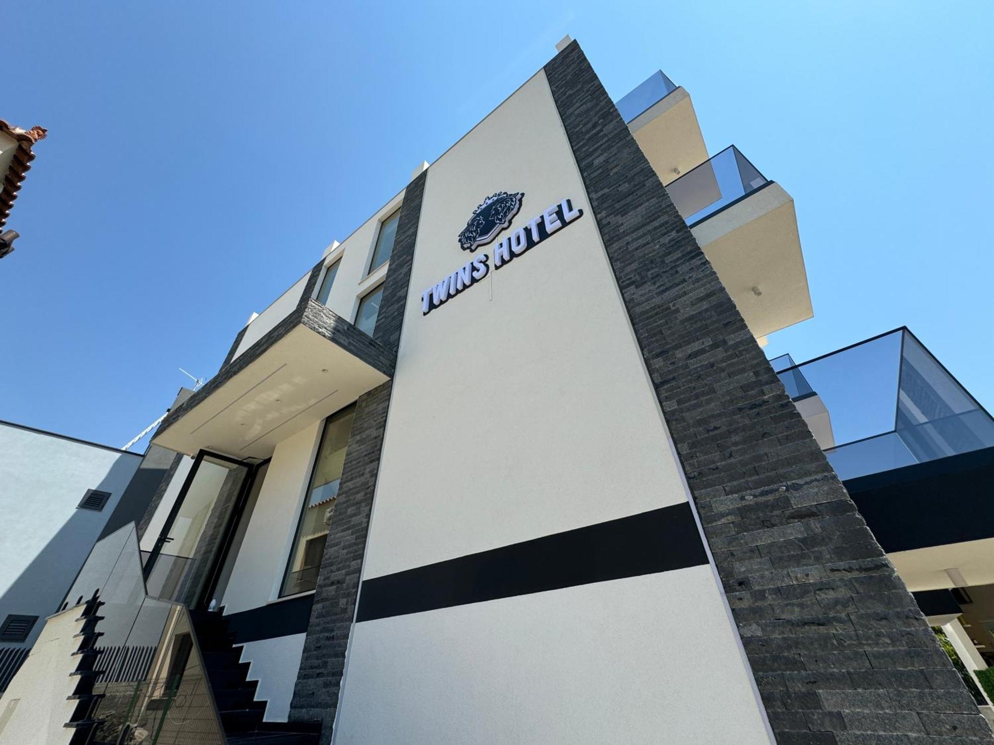 Twins Hotel Vlorë Εξωτερικό φωτογραφία