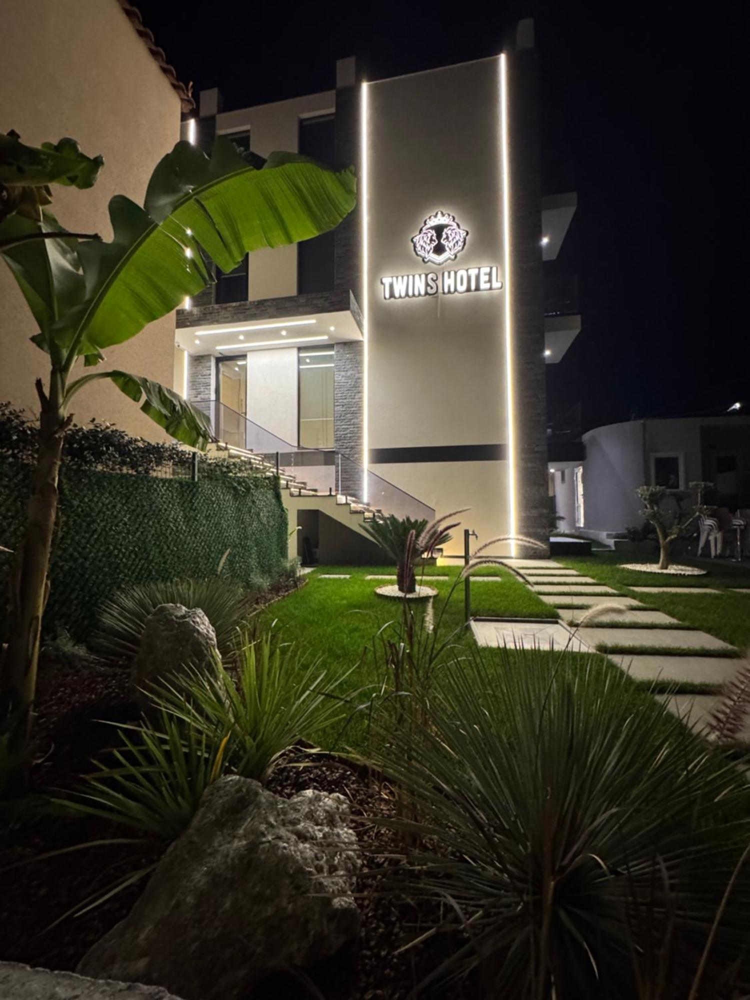 Twins Hotel Vlorë Εξωτερικό φωτογραφία
